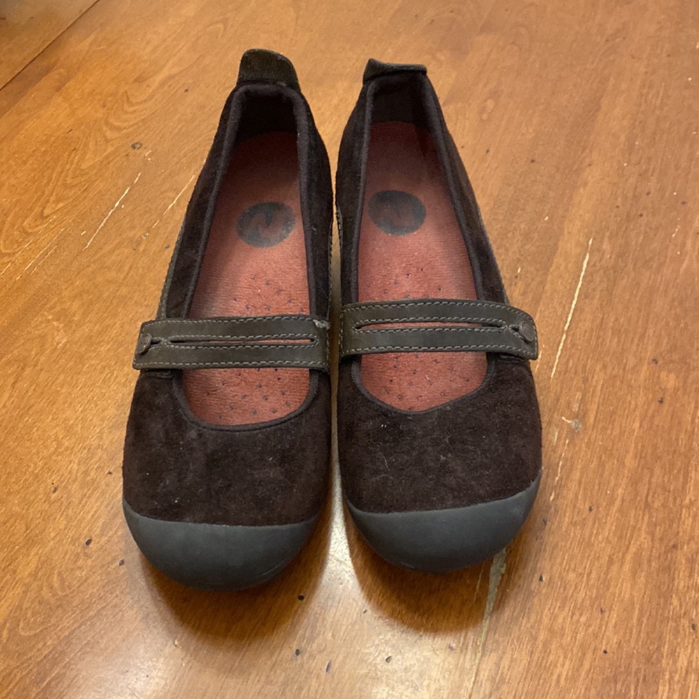 Merrill shoes sz 6 1/2 Brown suede